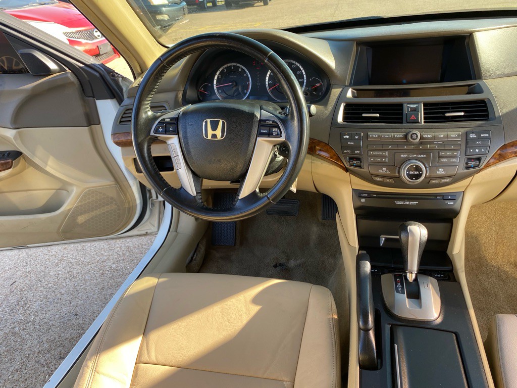 2009 Honda Accord Image 25