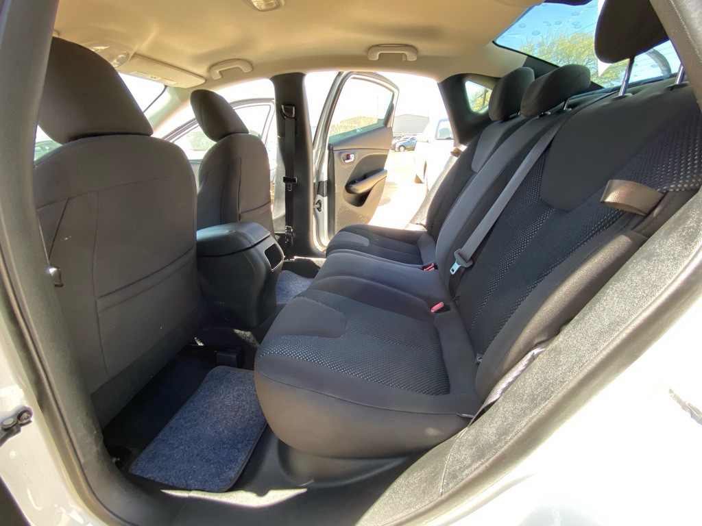 2015 Dodge Dart Image 16