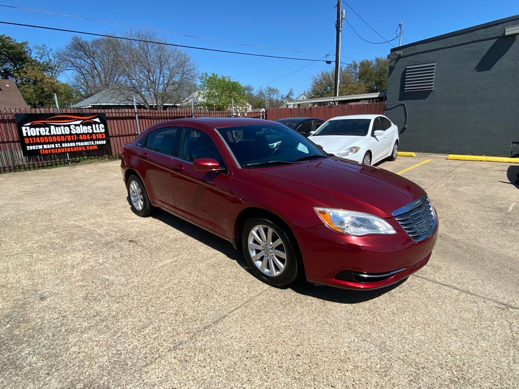 2012 Chrysler 200 Image 1