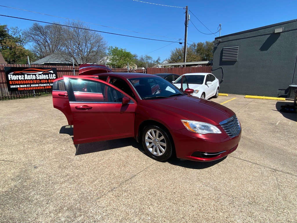 2012 Chrysler 200 Image 7