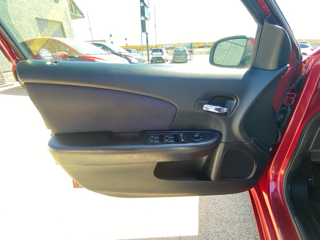 2012 Chrysler 200 Image 13