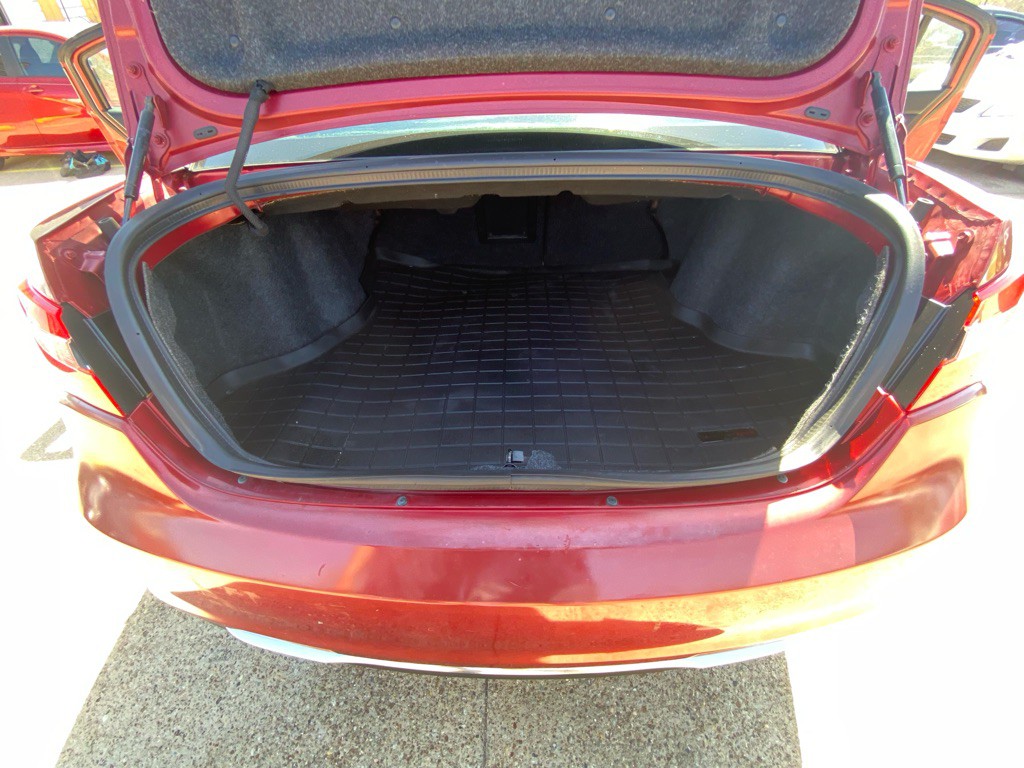 2012 Chrysler 200 Image 17