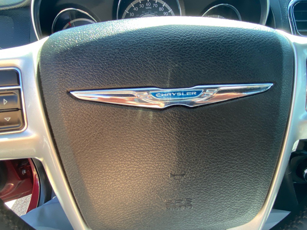2012 Chrysler 200 Image 24