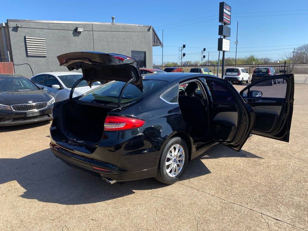 2018 Ford Fusion Image 12