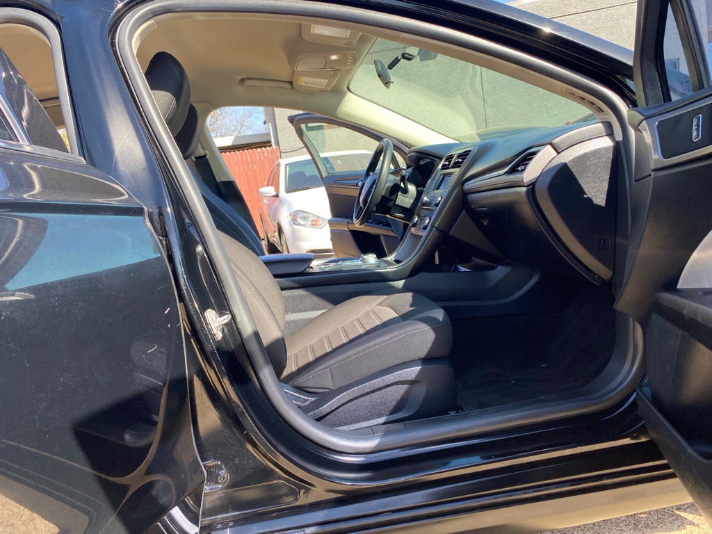 2018 Ford Fusion Image 19