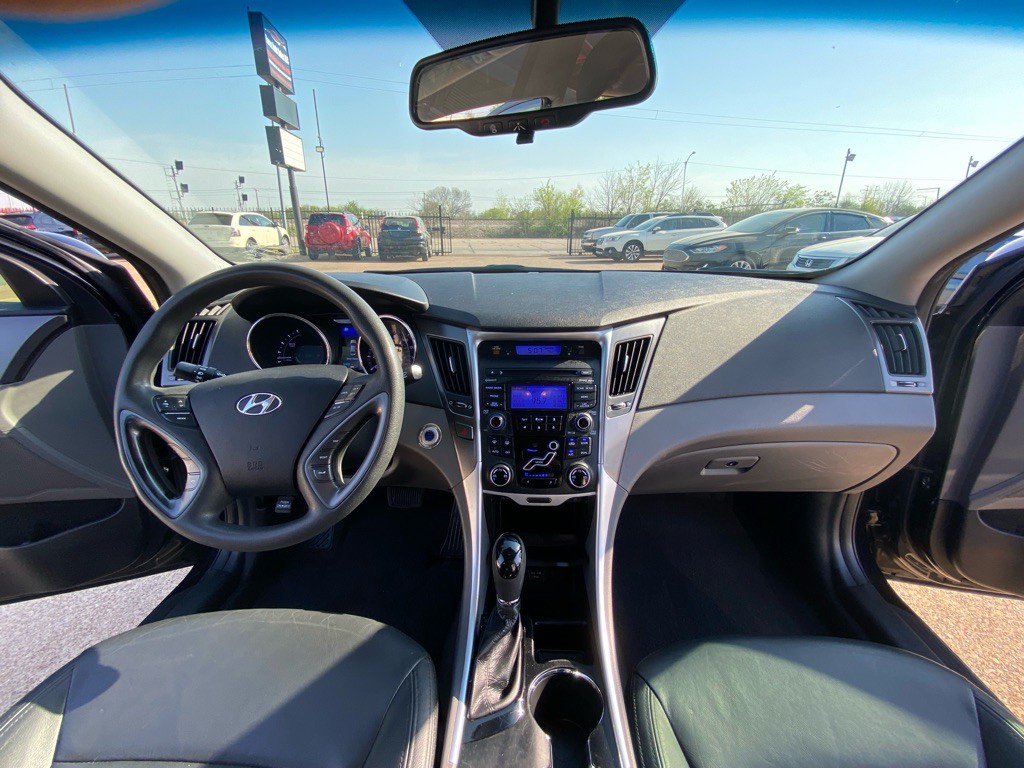 2012 Hyundai Sonata Image 21