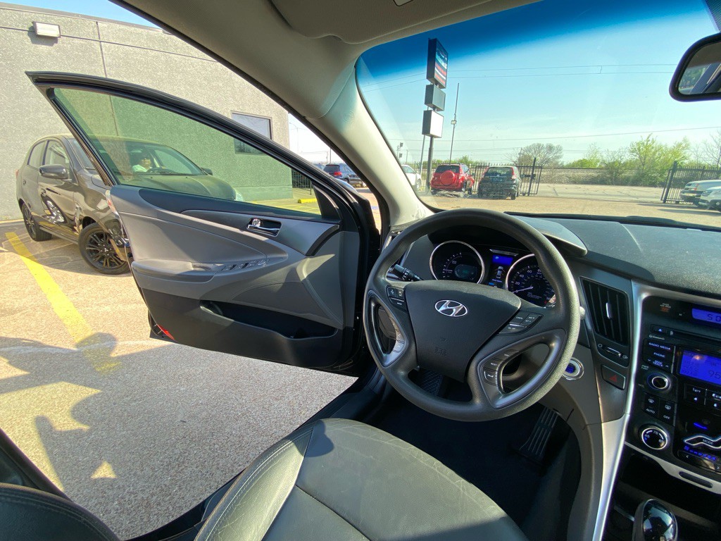 2012 Hyundai Sonata Image 23