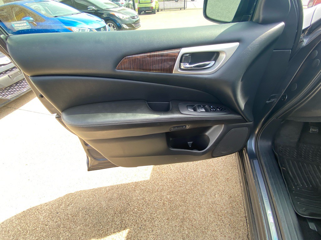 2014 Nissan Pathfinder Image 13