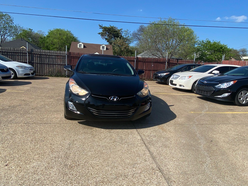 2013 Hyundai Elantra Image 2