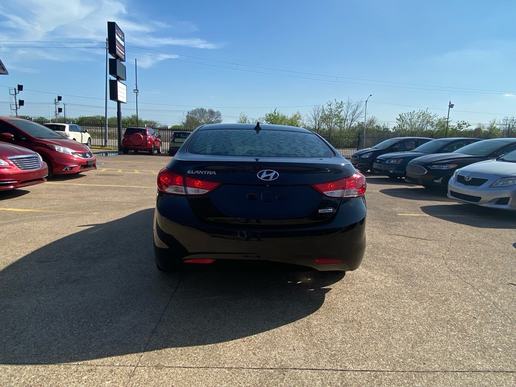 2013 Hyundai Elantra Image 5