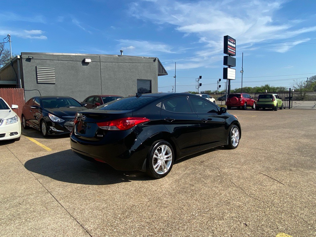 2013 Hyundai Elantra Image 6