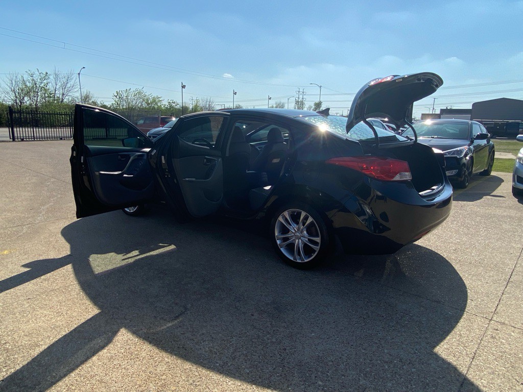 2013 Hyundai Elantra Image 10