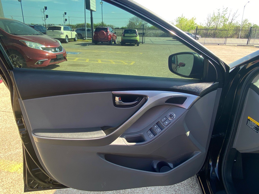 2013 Hyundai Elantra Image 13