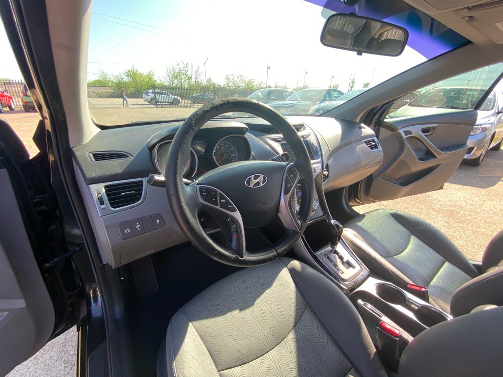 2013 Hyundai Elantra Image 14