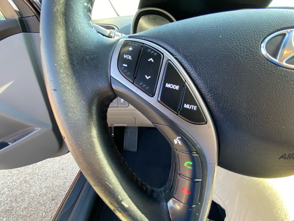 2013 Hyundai Elantra Image 25