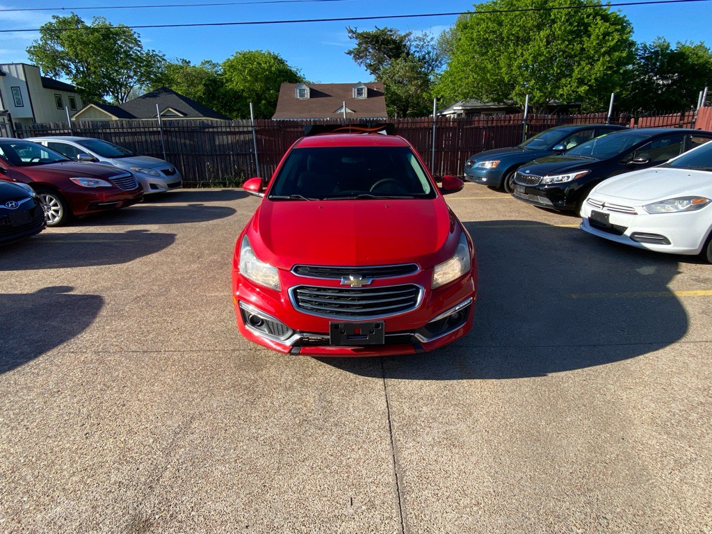 2015 Chevrolet Cruze Image 2