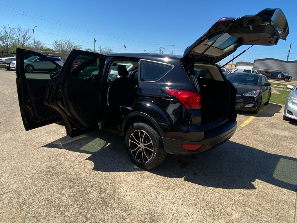 2019 Ford Escape Image 10