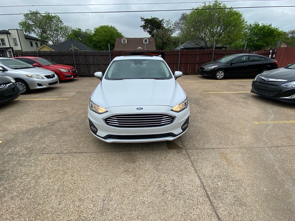 2020 Ford Fusion Image 2