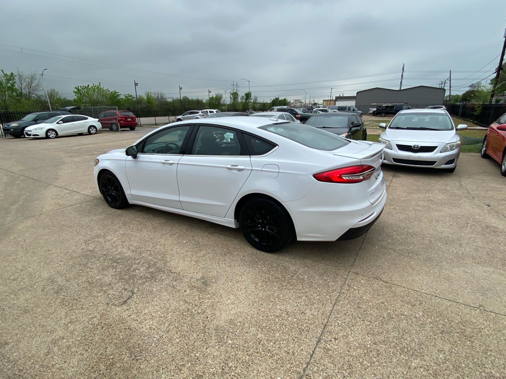 2020 Ford Fusion Image 4