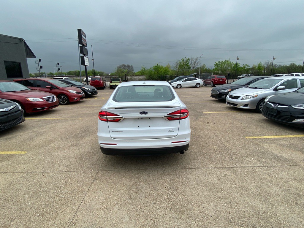 2020 Ford Fusion Image 5
