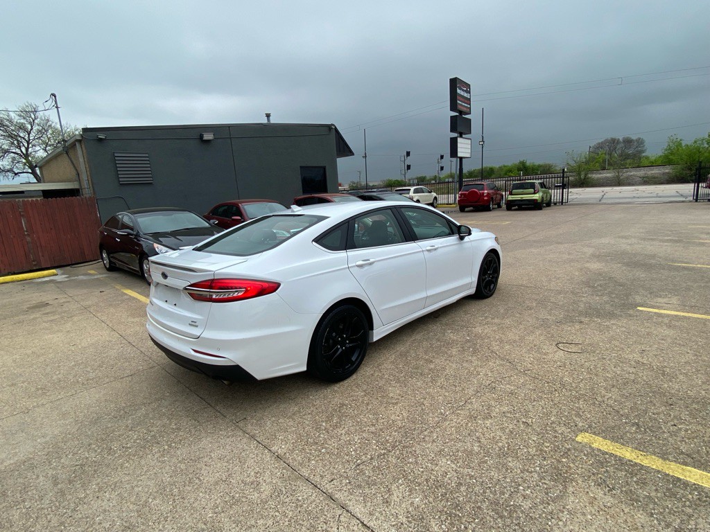 2020 Ford Fusion Image 6