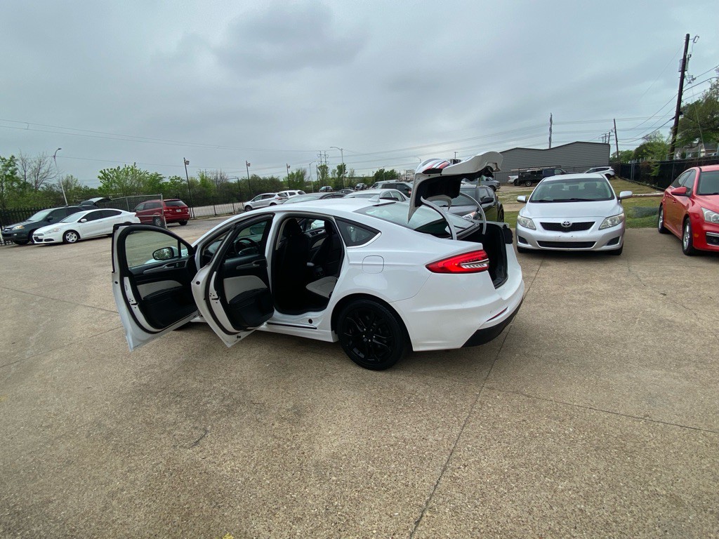 2020 Ford Fusion Image 10