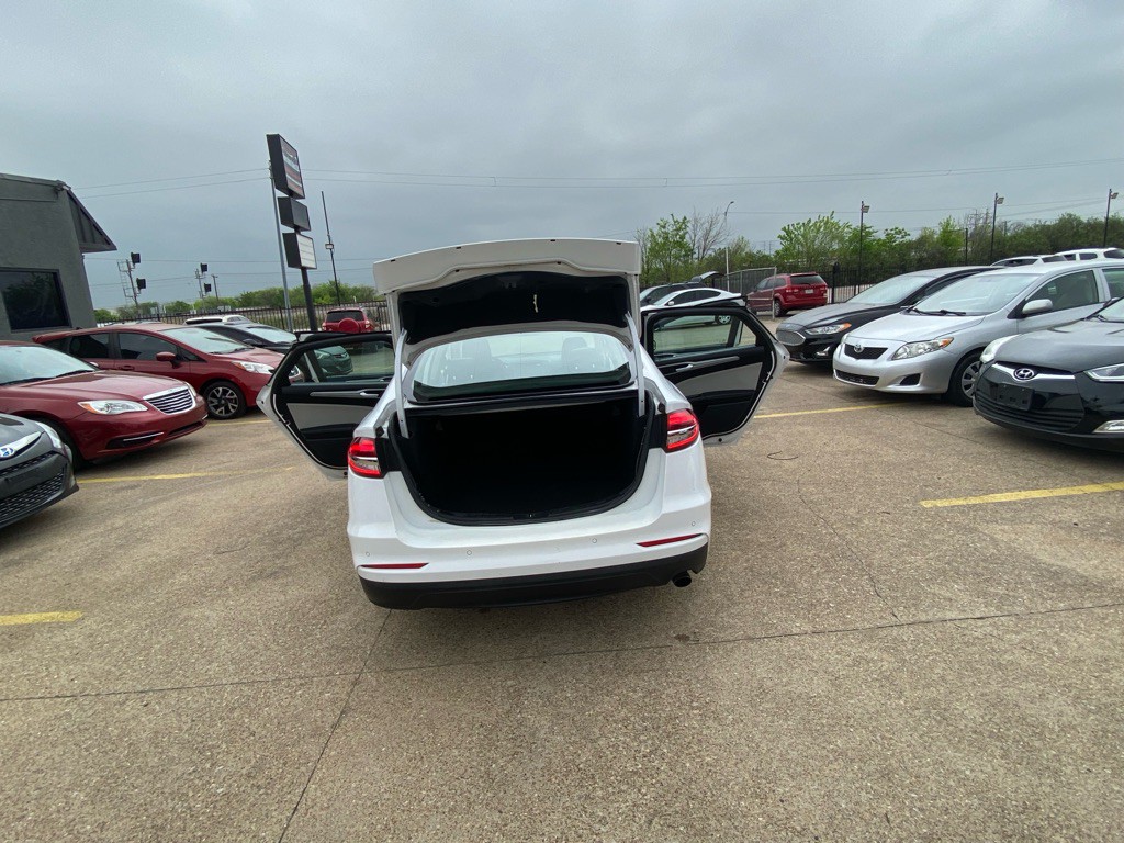 2020 Ford Fusion Image 11