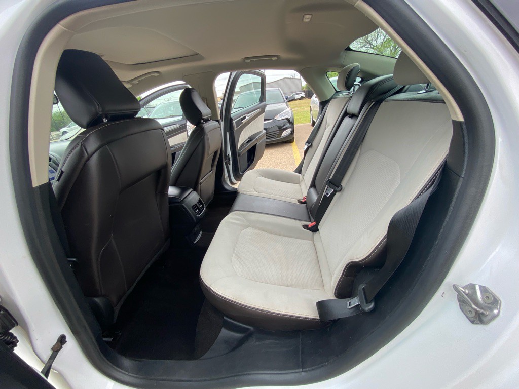 2020 Ford Fusion Image 16