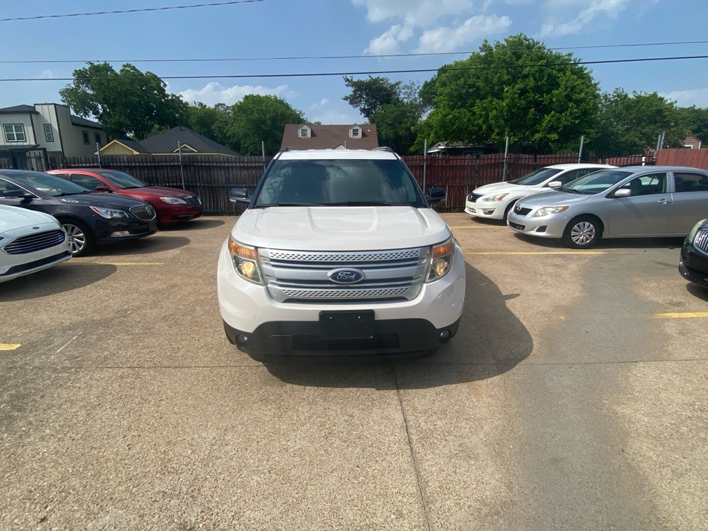 2012 Ford Explorer Image 2