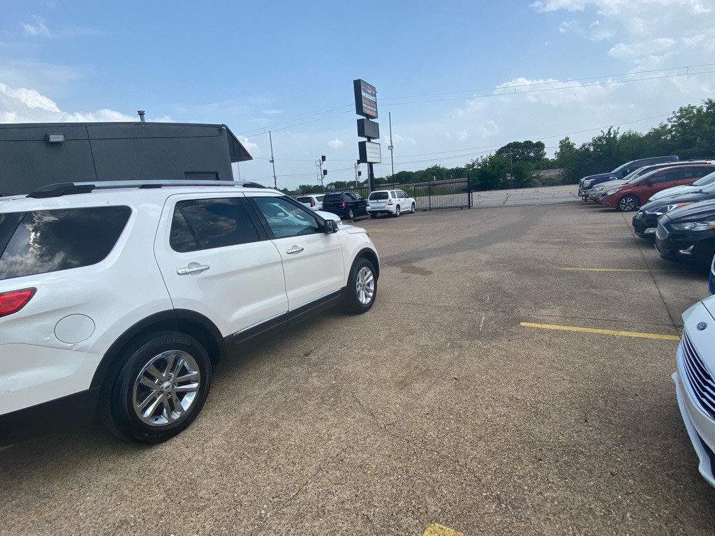 2012 Ford Explorer Image 5
