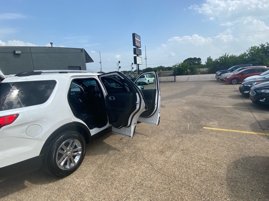 2012 Ford Explorer Image 11