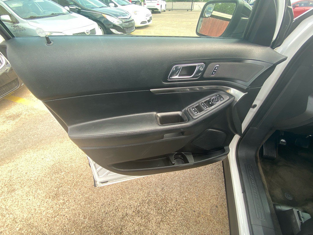 2012 Ford Explorer Image 12