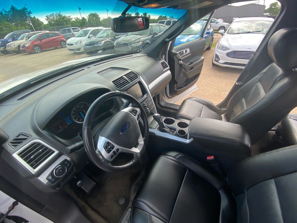 2012 Ford Explorer Image 13