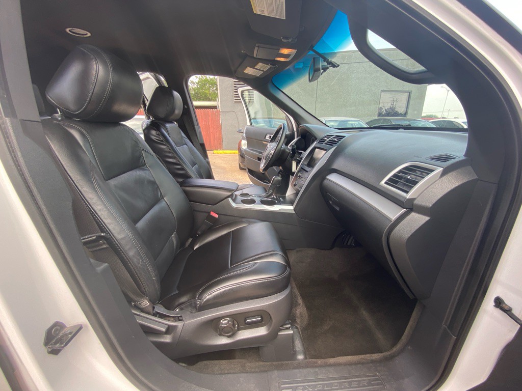 2012 Ford Explorer Image 21