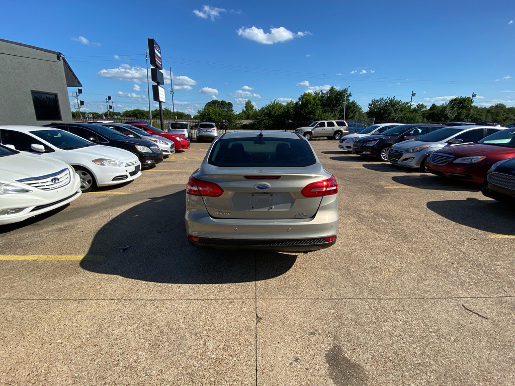 2015 Ford Focus Image 5
