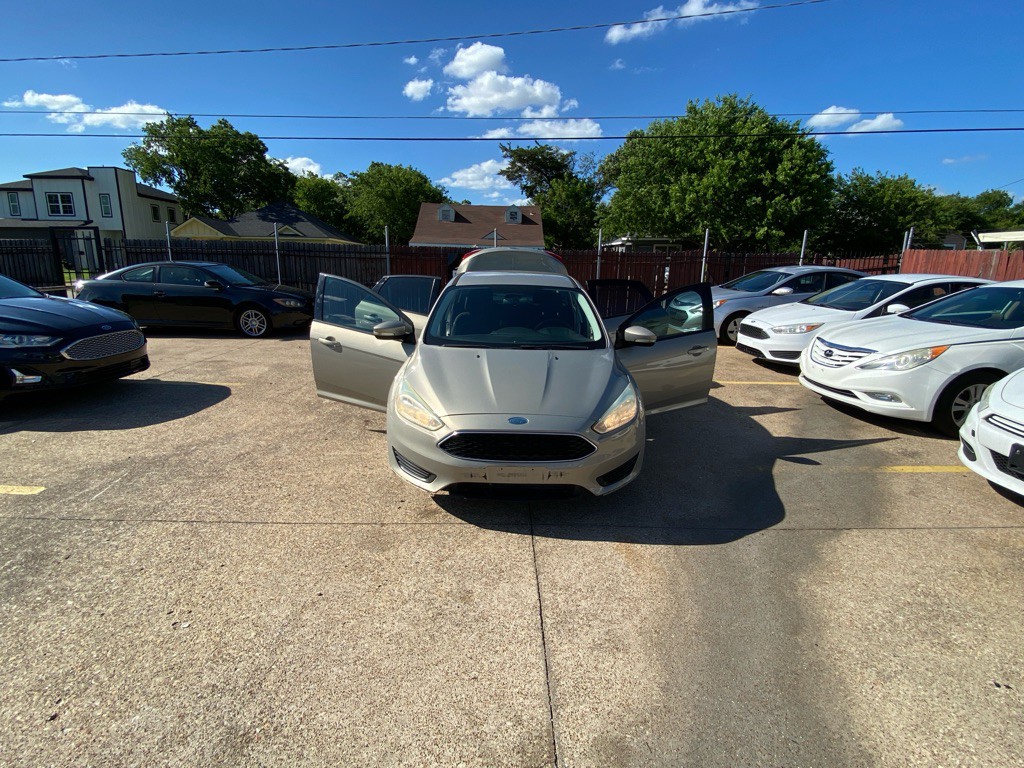 2015 Ford Focus Image 8