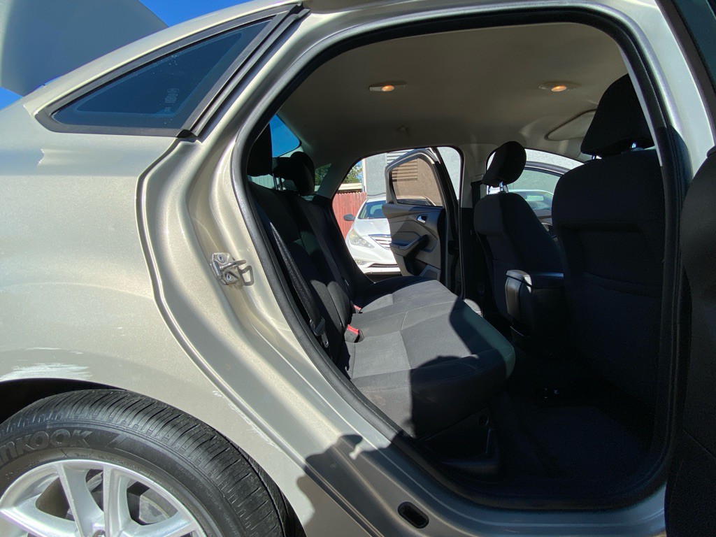 2015 Ford Focus Image 18