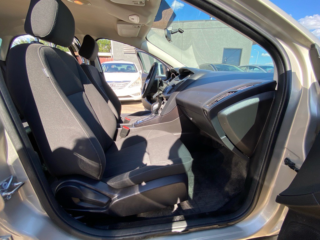 2015 Ford Focus Image 19