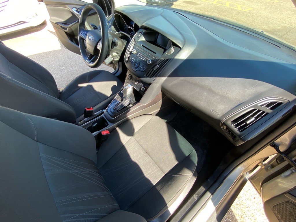 2015 Ford Focus Image 20