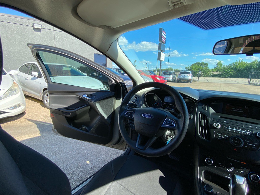 2015 Ford Focus Image 23