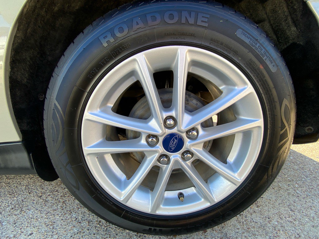 2015 Ford Focus Image 32
