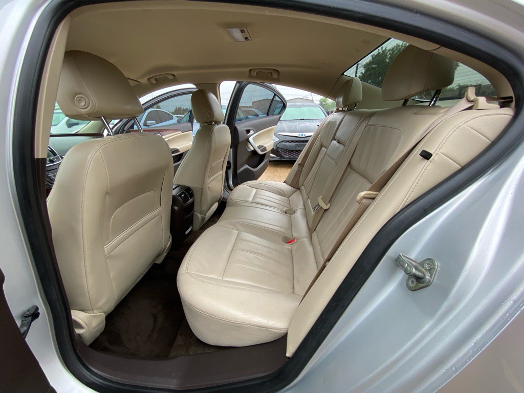 2016 Buick Regal Image 16