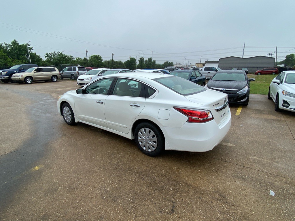 2014 Nissan Altima Image 4