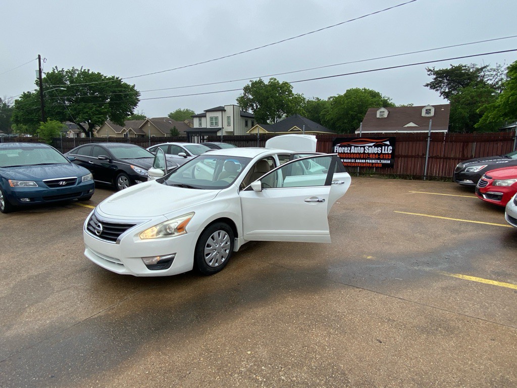 2014 Nissan Altima Image 9