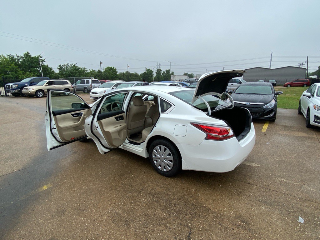 2014 Nissan Altima Image 10