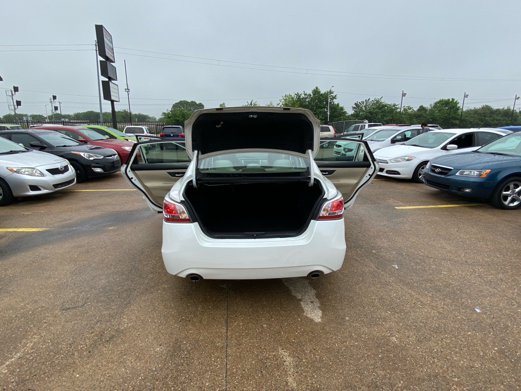 2014 Nissan Altima Image 11