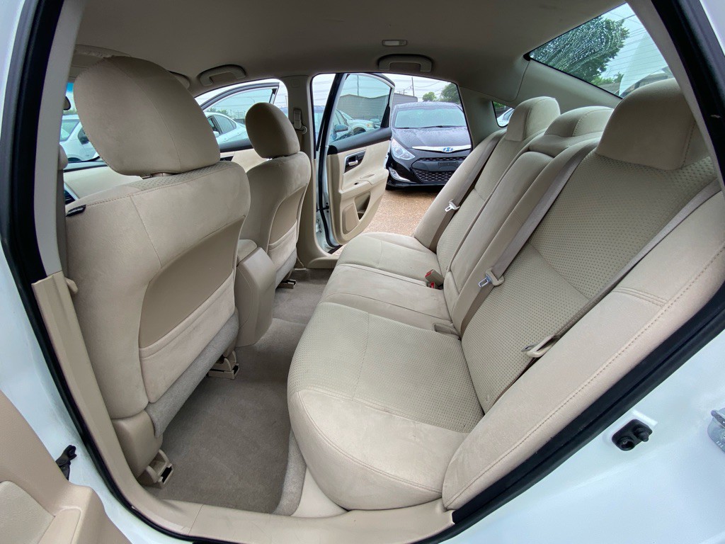 2014 Nissan Altima Image 16