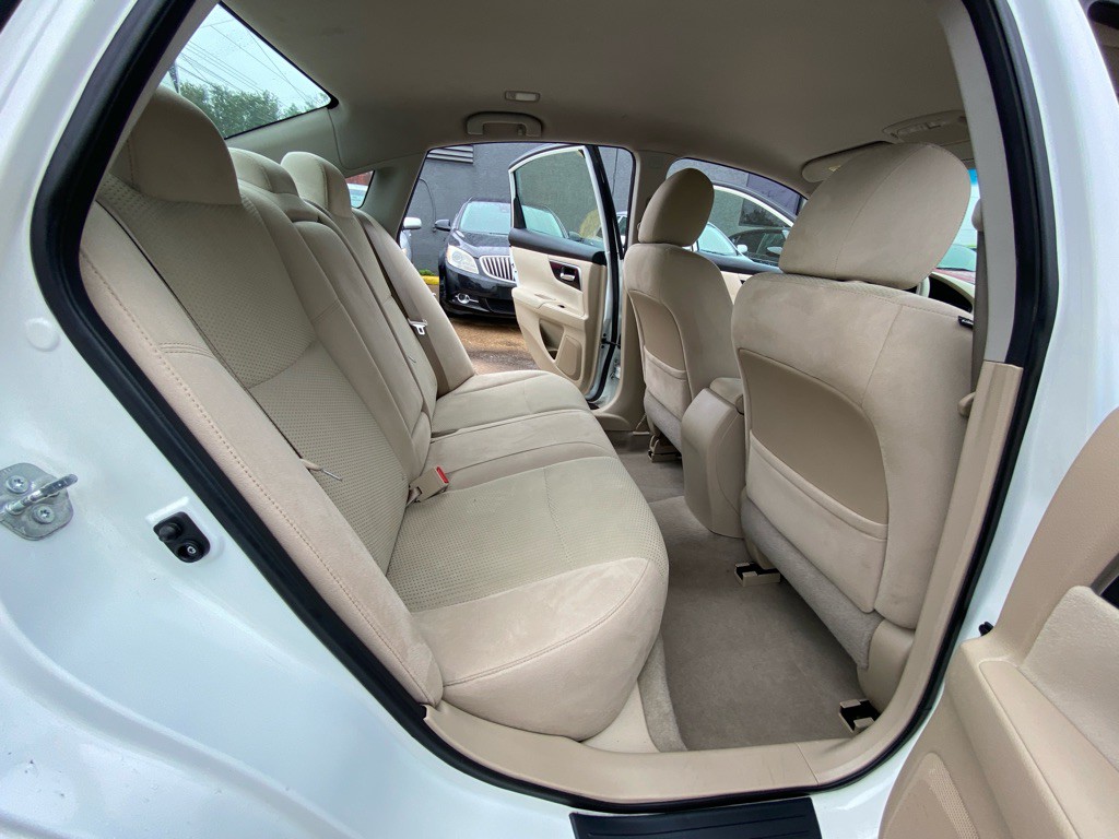 2014 Nissan Altima Image 18