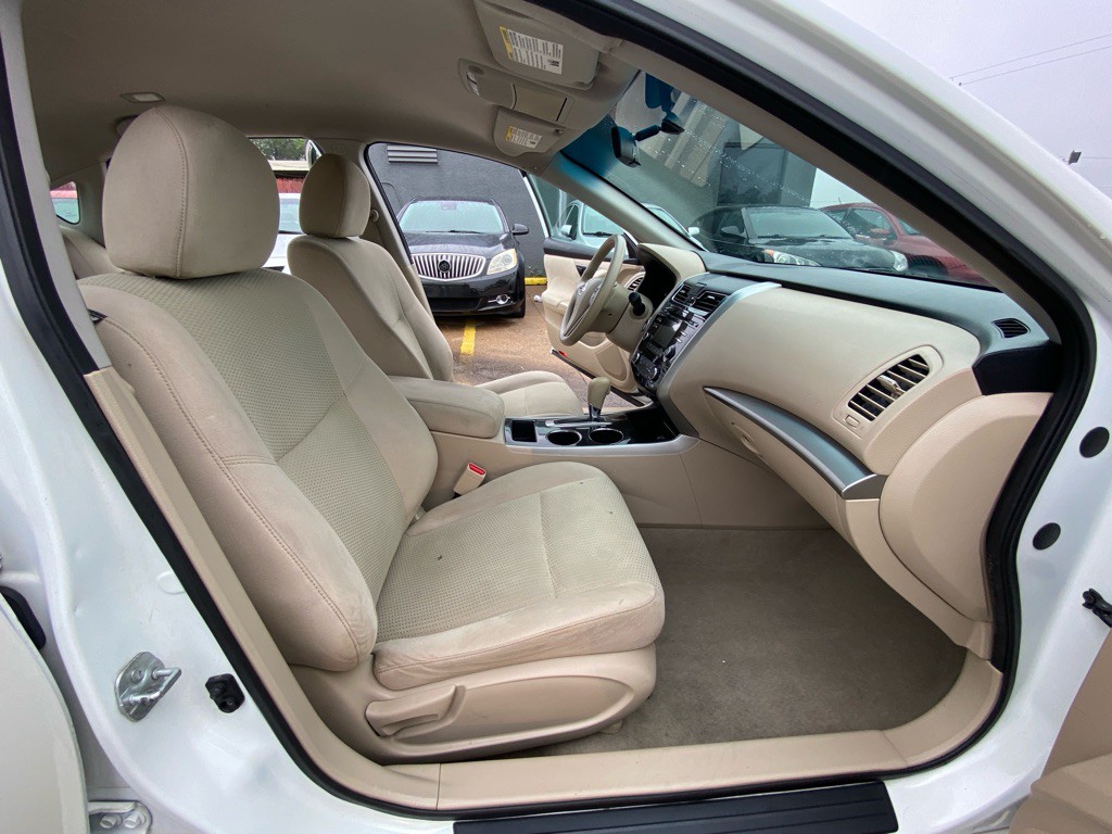 2014 Nissan Altima Image 19