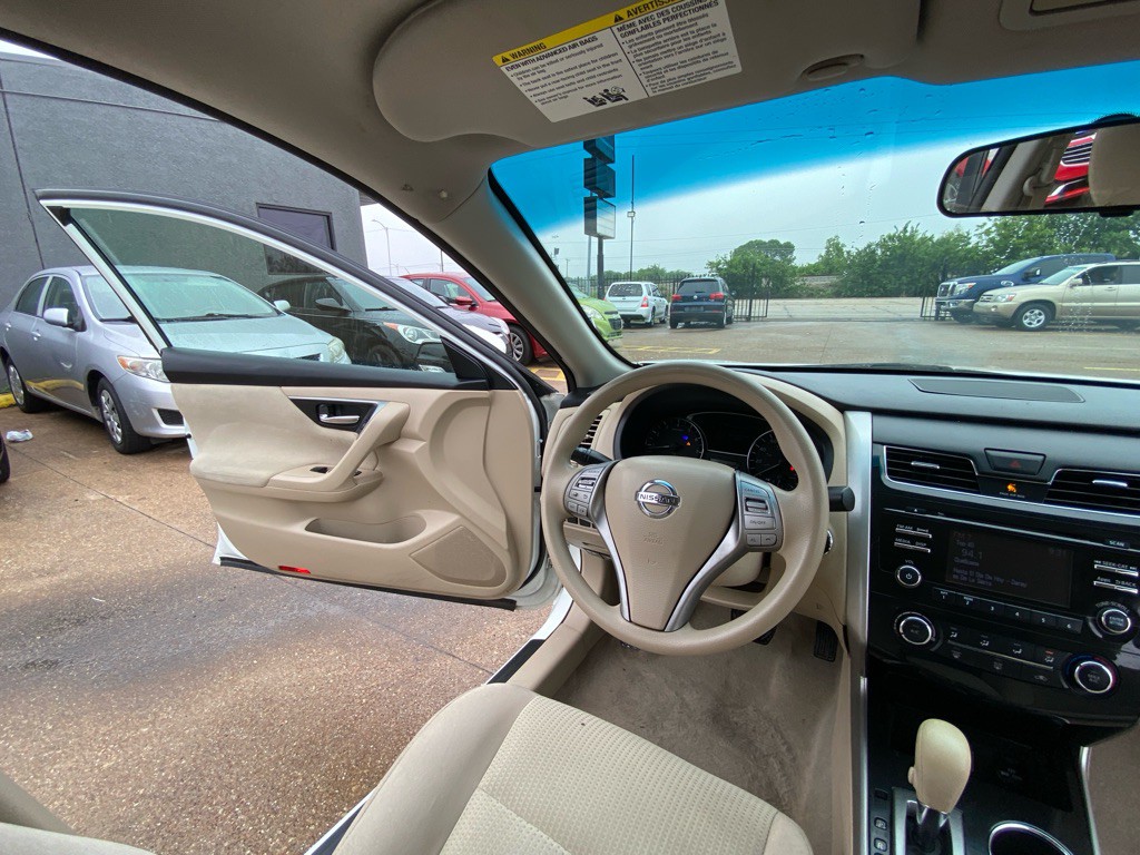 2014 Nissan Altima Image 23